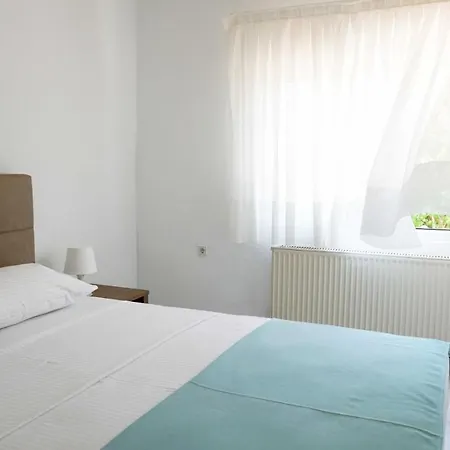Apartment Karras Nea Vrasna