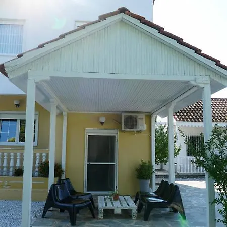 Karras Apartment Nea Vrasna